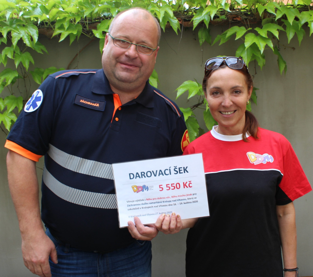 Předali jsme symbolický šek Kralupským záchranářům